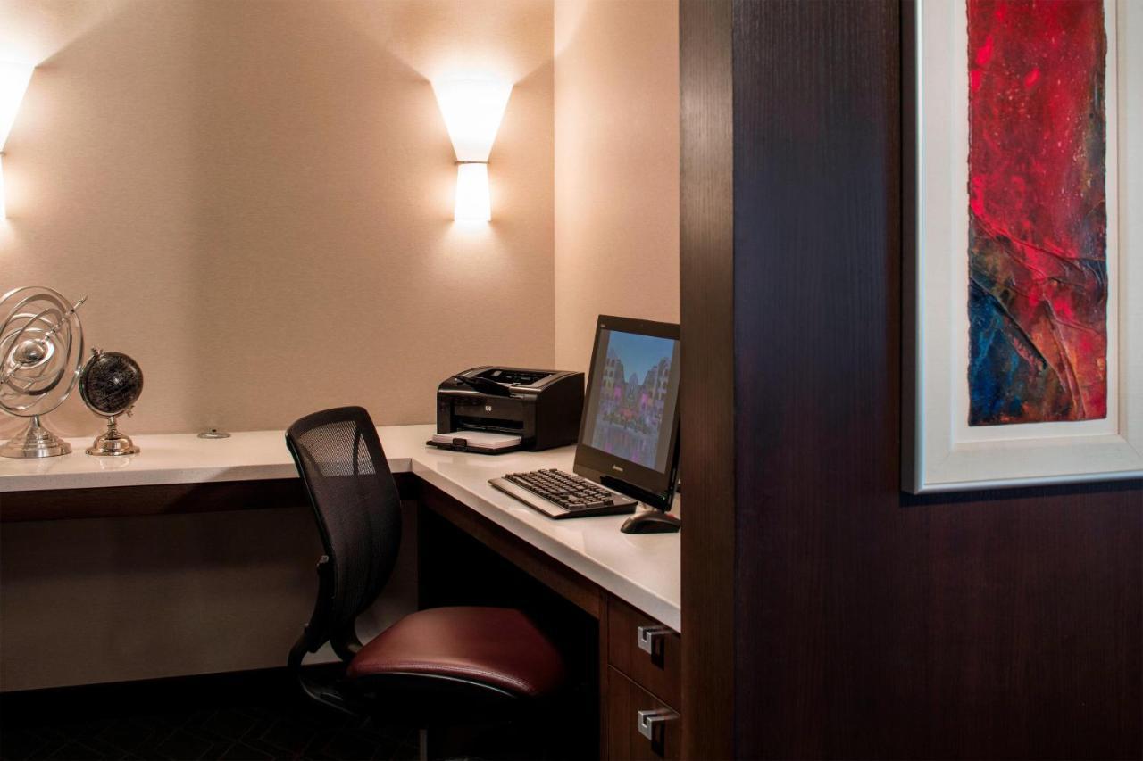 Sheraton Cavalier Calgary Hotel Ngoại thất bức ảnh
