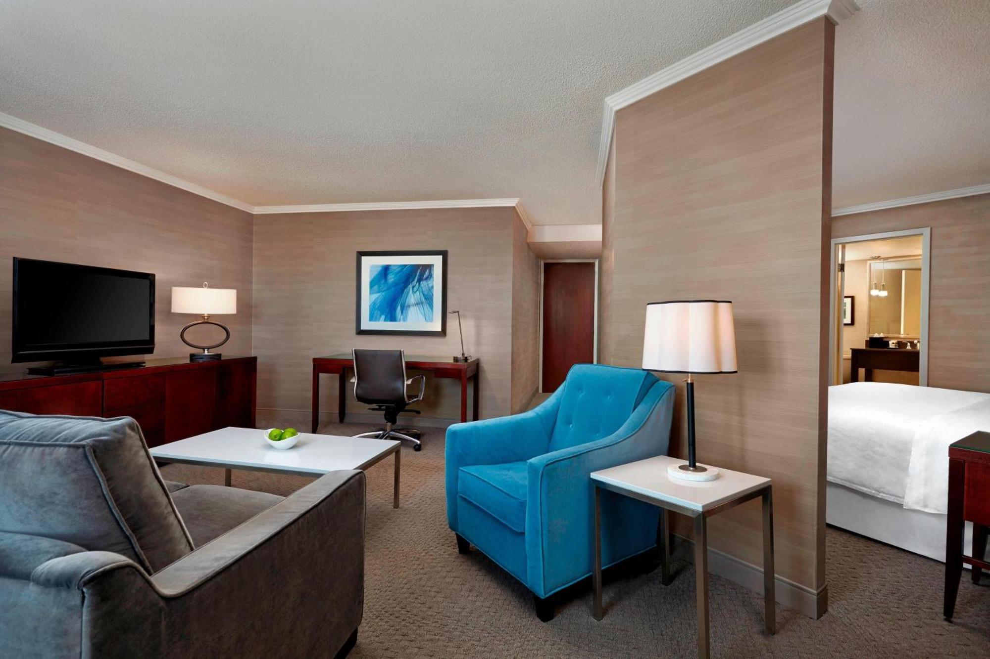 Sheraton Cavalier Calgary Hotel Ngoại thất bức ảnh
