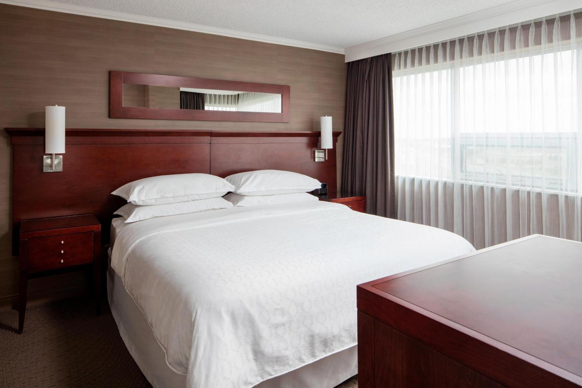 Sheraton Cavalier Calgary Hotel Ngoại thất bức ảnh