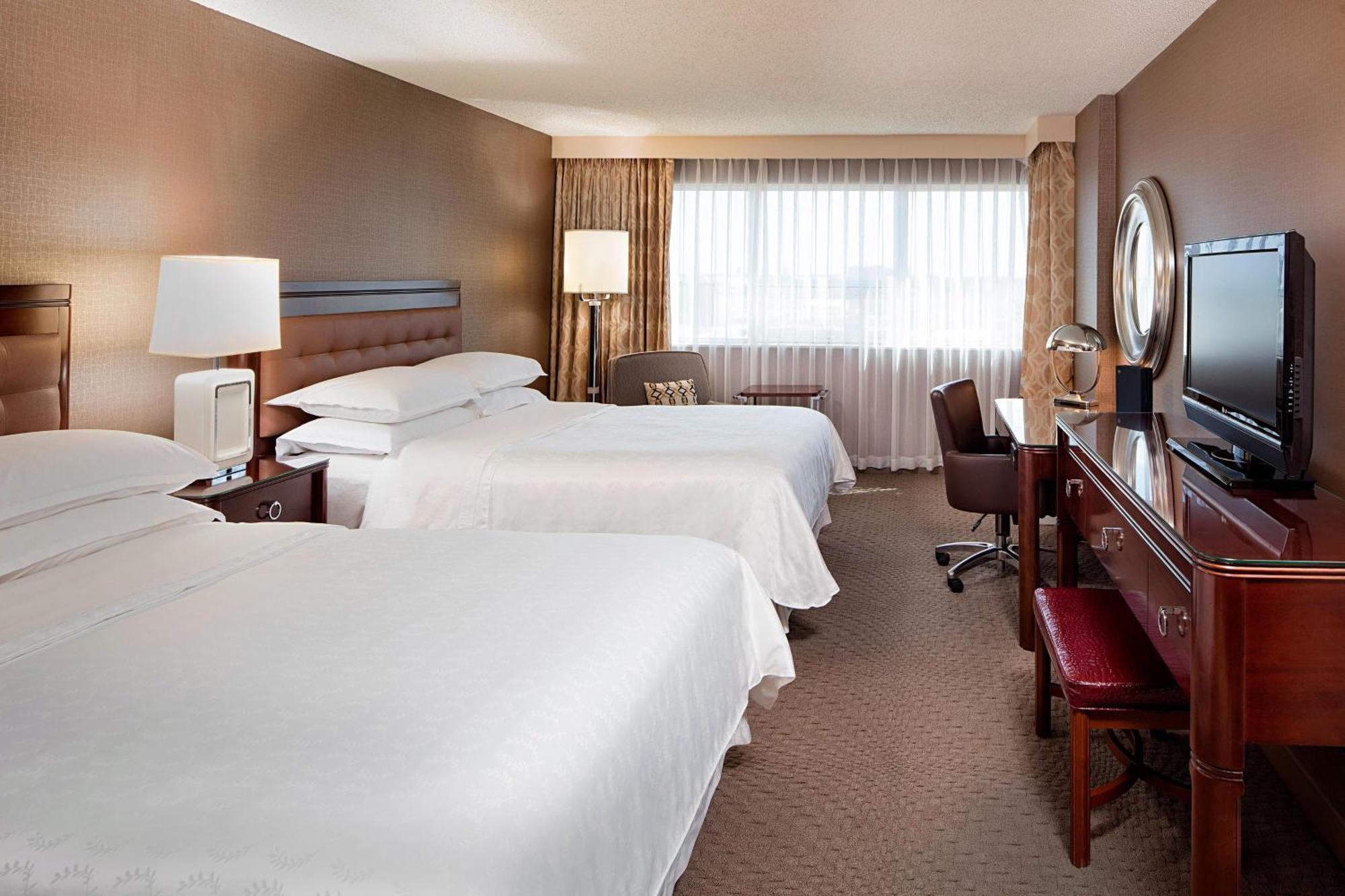 Sheraton Cavalier Calgary Hotel Ngoại thất bức ảnh
