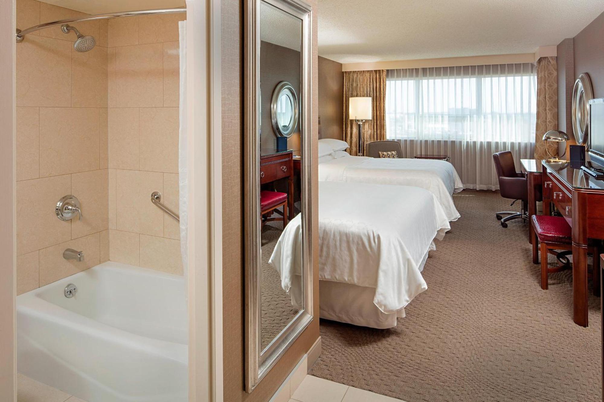 Sheraton Cavalier Calgary Hotel Ngoại thất bức ảnh