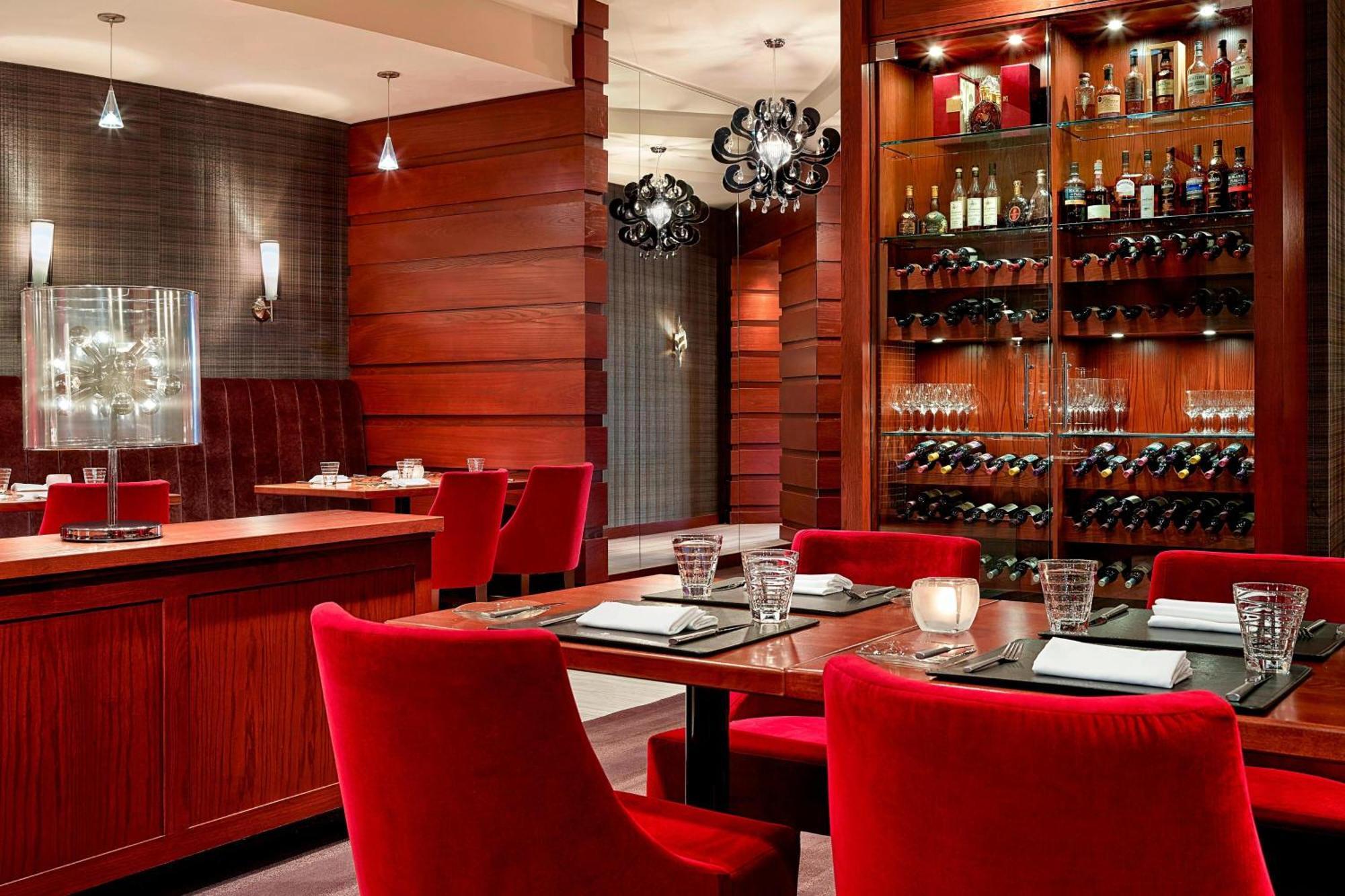 Sheraton Cavalier Calgary Hotel Ngoại thất bức ảnh
