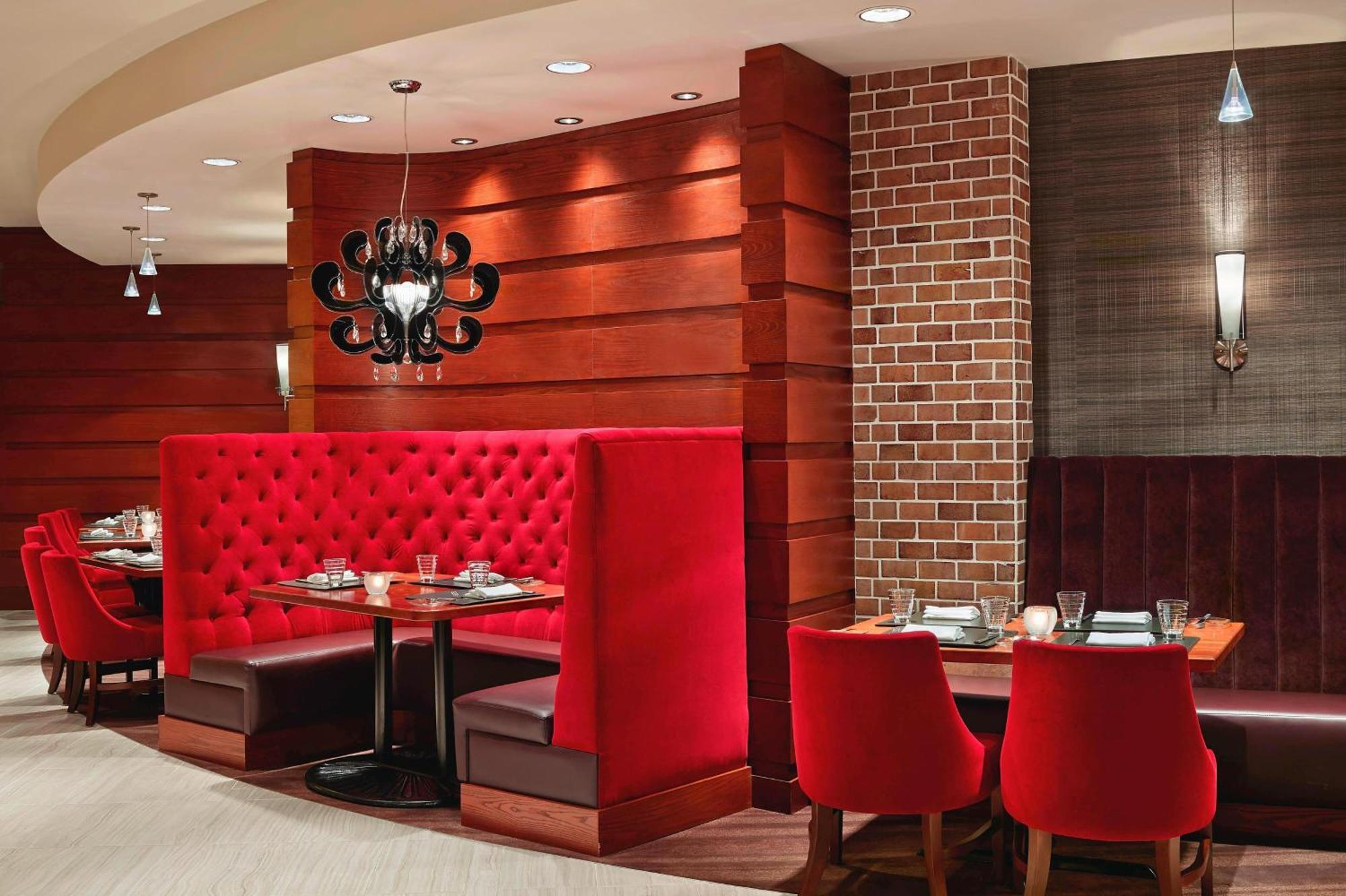 Sheraton Cavalier Calgary Hotel Ngoại thất bức ảnh