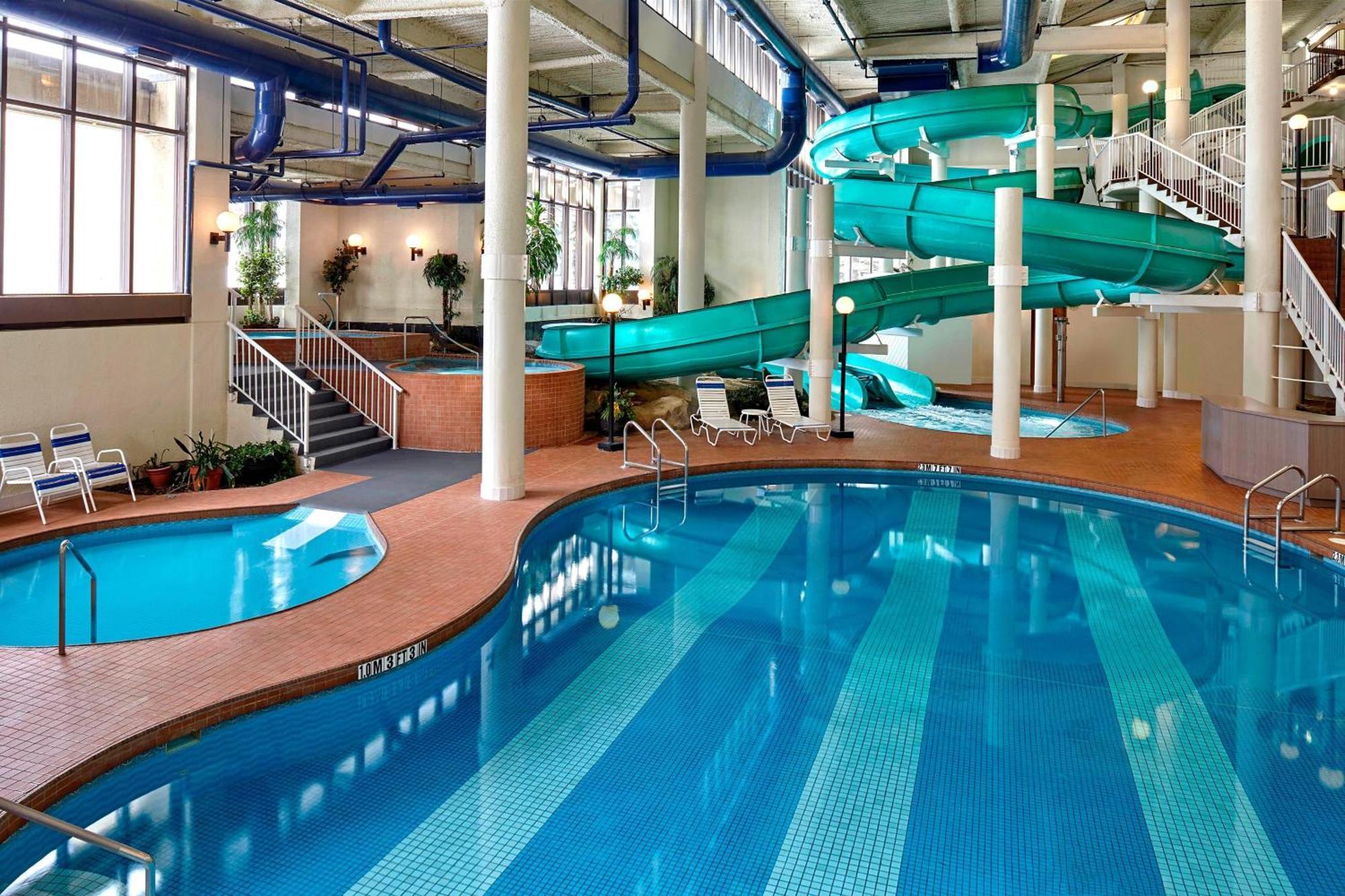 Sheraton Cavalier Calgary Hotel Ngoại thất bức ảnh